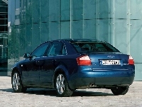 Audi A4, Sedan