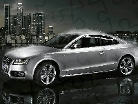 Audi A5, Miasto