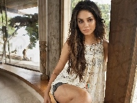 Aktorka, Vanessa Hudgens, Piosenkarka