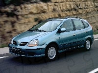 Nissan Almera Tino