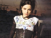 Amy Lee, czarny gorset