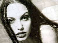 Angelina Jolie, długie włosy