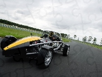 Ariel Atom, Przód, Kierowca