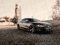 Czarne, Audi S5