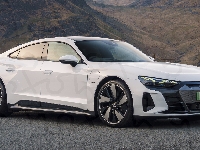 Białe, Audi e-Tron GT