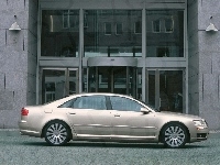 Audi A8, Prawy Profil