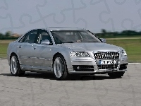 Srebrne, Audi S8