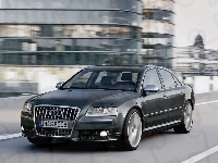 Szare, Audi S8