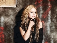 Avril Lavigne, Kobieta, Muzyka