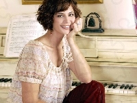 Catherine Bell, pianino