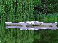 Białe, Łodzie