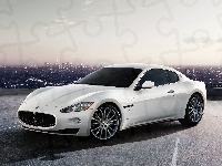 Białe, Maserati Gran Turismo S