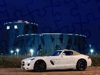 Biały, Mercedes-Benz SLS AMG