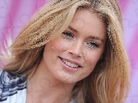 Blondynka, Doutzen Kroes, Uśmiech