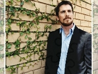 broda, Christian Bale, niebieska koszula