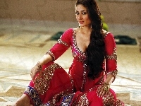 Brunetka, Kareena Kapoor, Sukienka