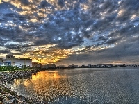 Brzegowa, Kamienista, Linia, Miasto