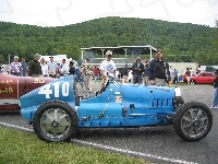 Koła, Bugatti, Kierownica