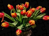 Tulipany, Bukiet, Tło czarne, Kwiaty, Czerwono-żółte, Wazon