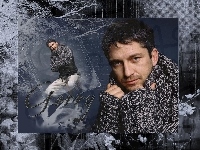 Gerard Butler, sweter