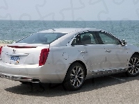 Cadillac XTS, Srebrny, Morze