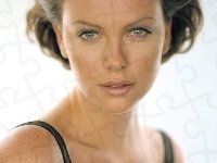 buzia, Charlize Theron