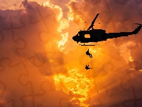Niebo, Bell UH-1 Iroquois, Zachód słońca, Śmigłowiec, Żołnierze, Chmury