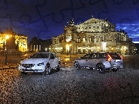 Opera Semperoper, Volvo S60 Cross Country i V60 Cross Country, Drezno, Noc