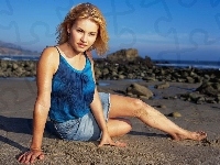 Elisha Cuthbert, Plaża