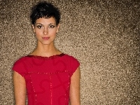 Czerwona, Morena Baccarin, Sukienka