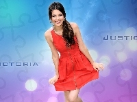 Czerwona, Victoria Justice, Sukienka