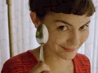 czerwona bluzka, Audrey Tautou, łyżka