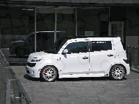 Czerwone, Daihatsu Materia, Zaciski