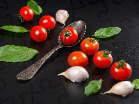Pomidorki koktajlowe, Liście, Czosnek, Łyżka, Bazylia