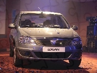 Dacia Logan, Debiut, Studio