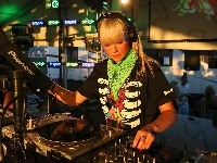 Disc Jockey, Kobieta, Muzyka