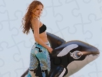 Dmuchany, Mena Suvari, Delfin