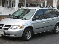 Dodge Caravan, Srebrny, Parking