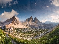 Dom, Dolomity, Wschód słońca, Południowy Tyrol, Roślinność, Szczyt Tre Cime di Lavaredo, Schronisko Dreizinnenhütte, Włochy, Góry Paterno, Chmury