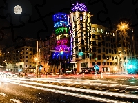 Domy, Praga, Oświetlone, Miasto nocą, Tańczący dom, Czechy, Ulica