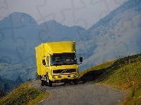 Żółte Dostawcze Volvo