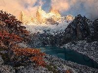 Drzewo, Chmury, Jezioro, Patagonia, Góry, Fitz Roy, Argentyna, Szczyt