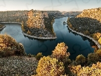 Prowincja Segovia, Skały, Roślinność, Rzeka Duratón, Hiszpania, Park krajobrazowy Hoces del Río Duratón - Parque Natural Hoces del Rio Duratón, Drzewa