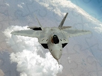 F-22 Raptor, Chmury