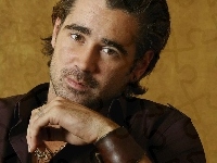 Colin Farrell, Naszyjnik