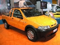 Fiat Strada, Pomarańczowy, Salon