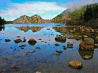 Jezioro Jordan Pond, Stan Maine, Góry, Stany Zjednoczone, Park Narodowy Acadia, Kamienie