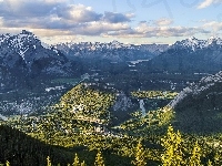 Góry, Miasto, Chmury, Lasy, Dolina