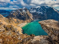 Morze, Lofoty, Norwegia, Wyspa Moskenesoya, Plaża Kvalvika, Góry