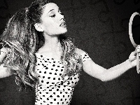 Ariana Grande, Lusterko